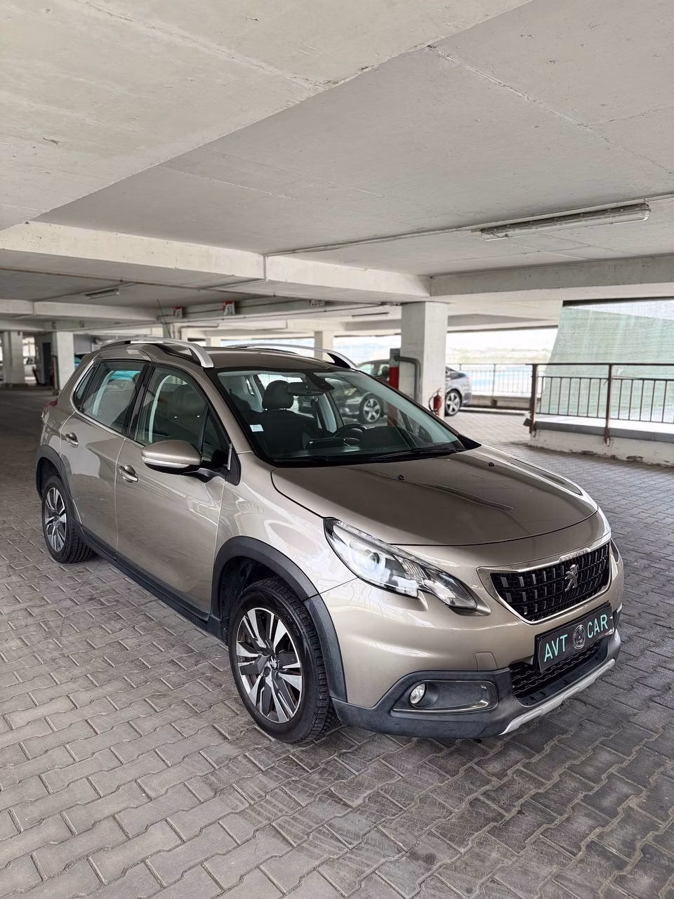 Peugeot 2008 фото 10