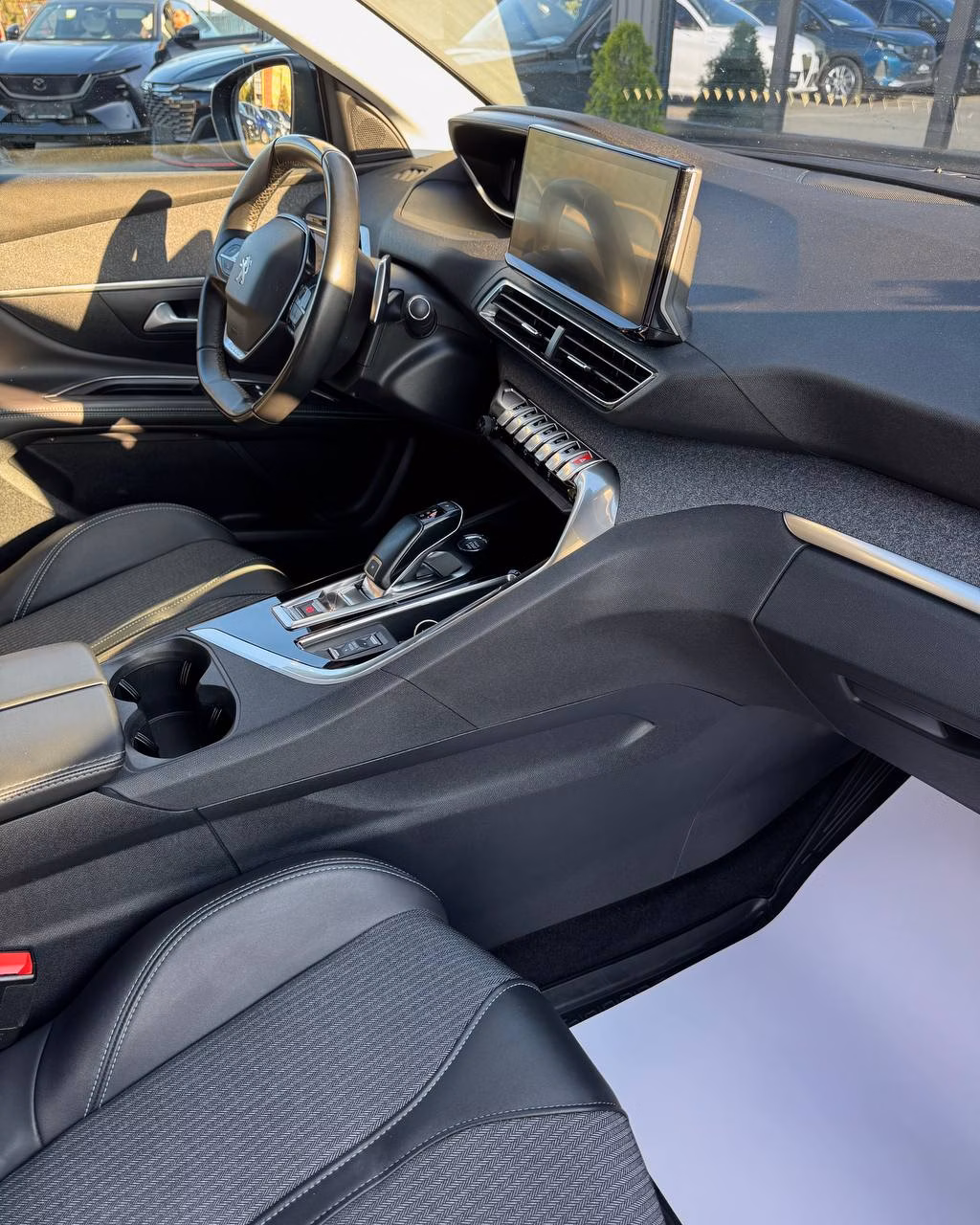 Peugeot 5008 фото 12