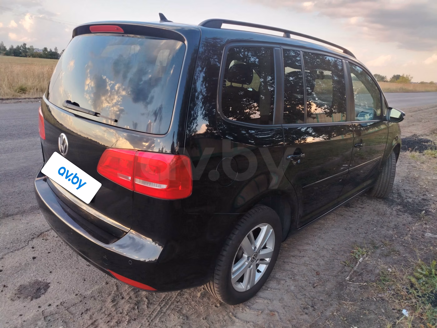 Volkswagen Touran фото 6