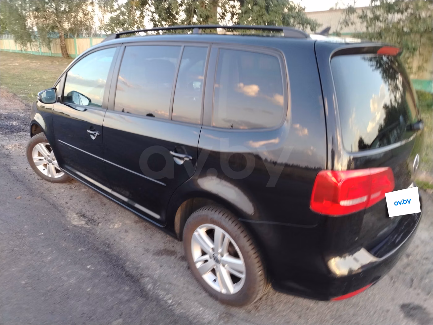 Volkswagen Touran фото 11