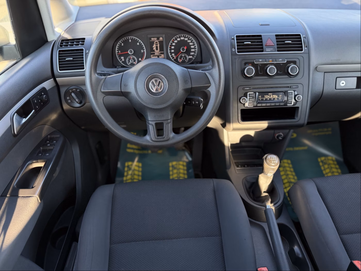 Volkswagen Touran фото 16