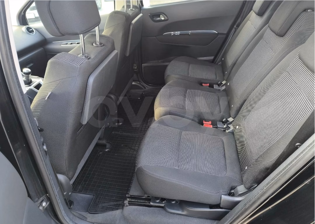 Peugeot 5008 фото 16