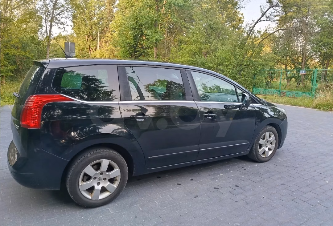 Peugeot 5008 фото 5