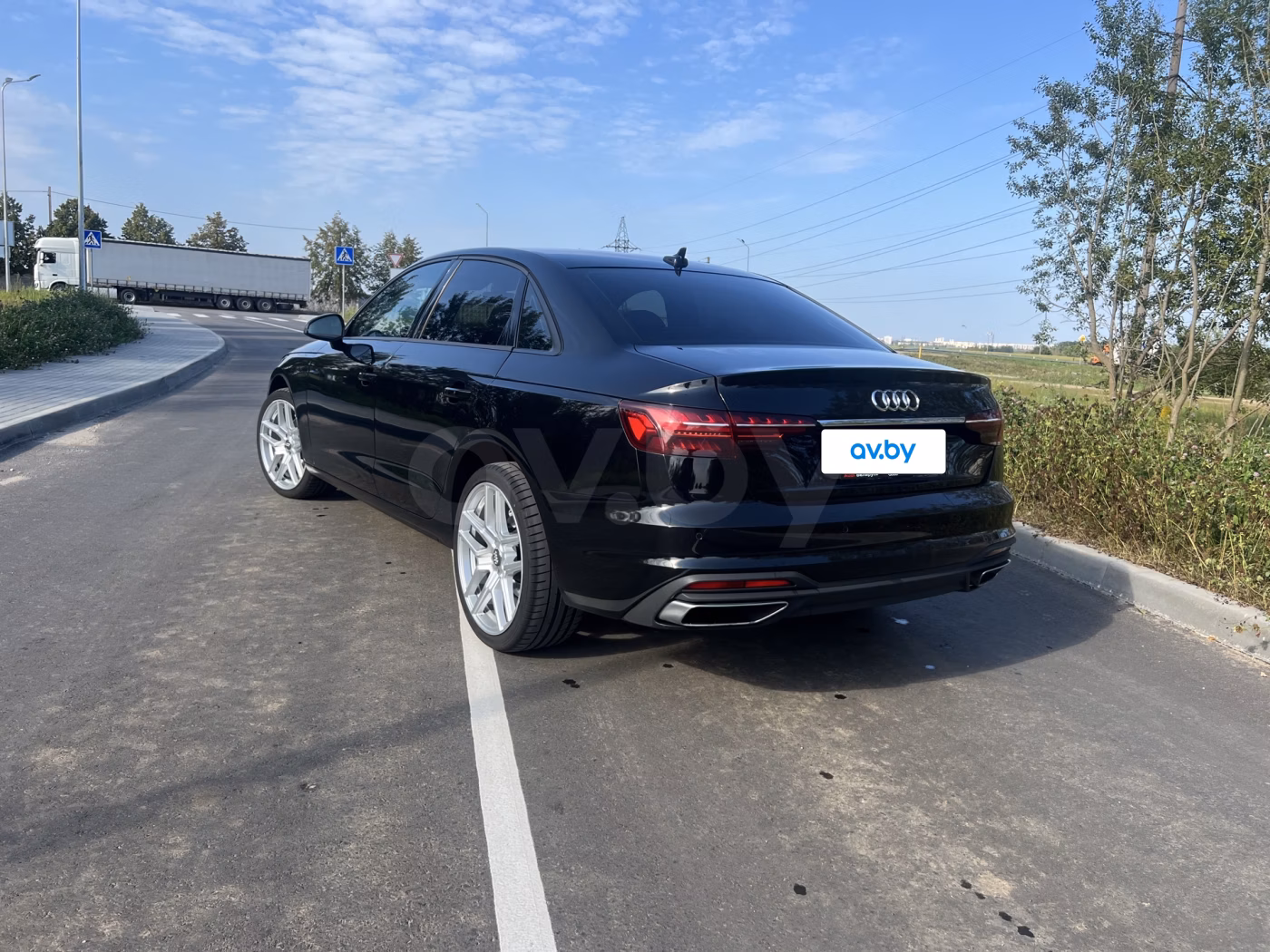 Audi A4 фото 5