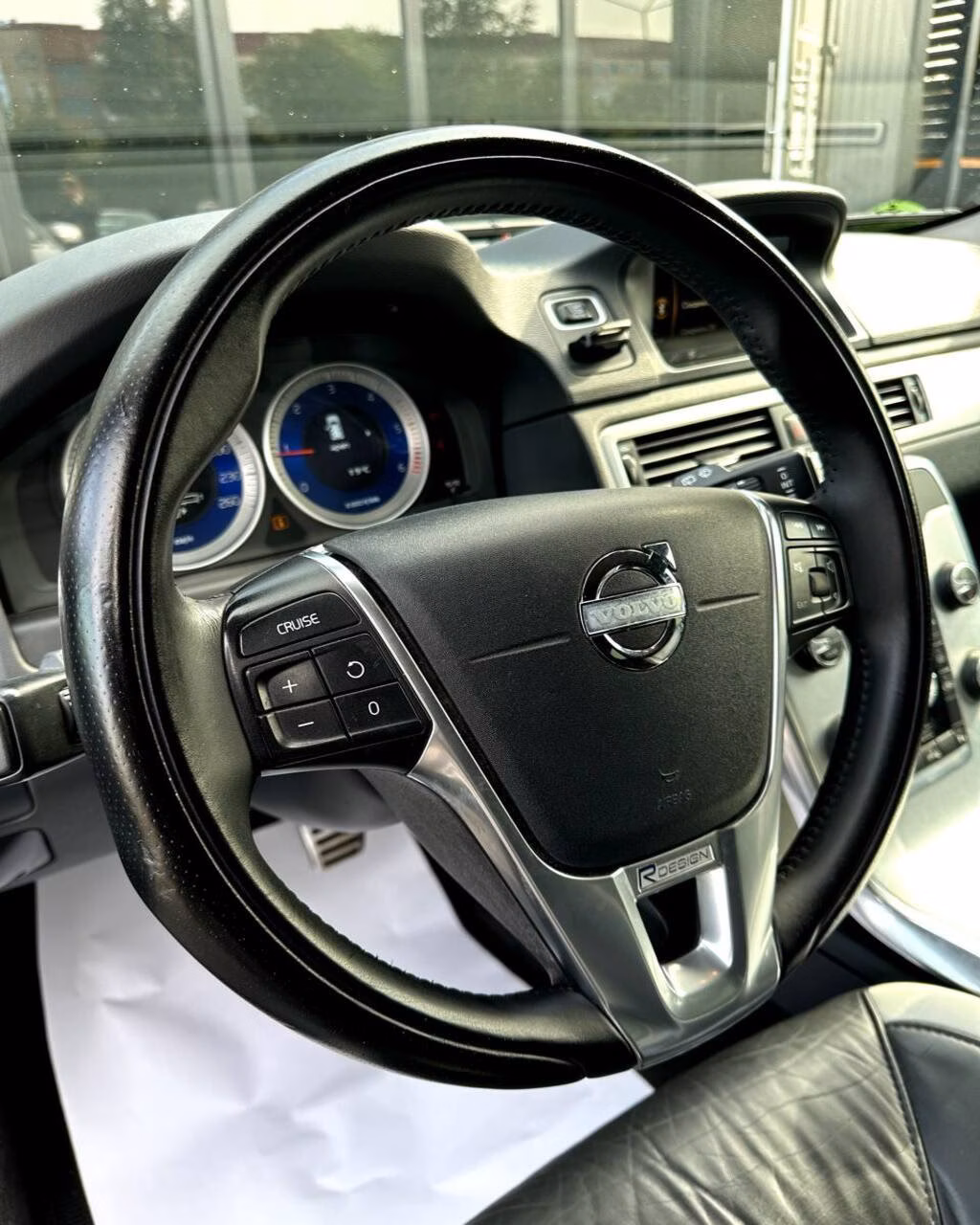 Volvo V70 фото 15