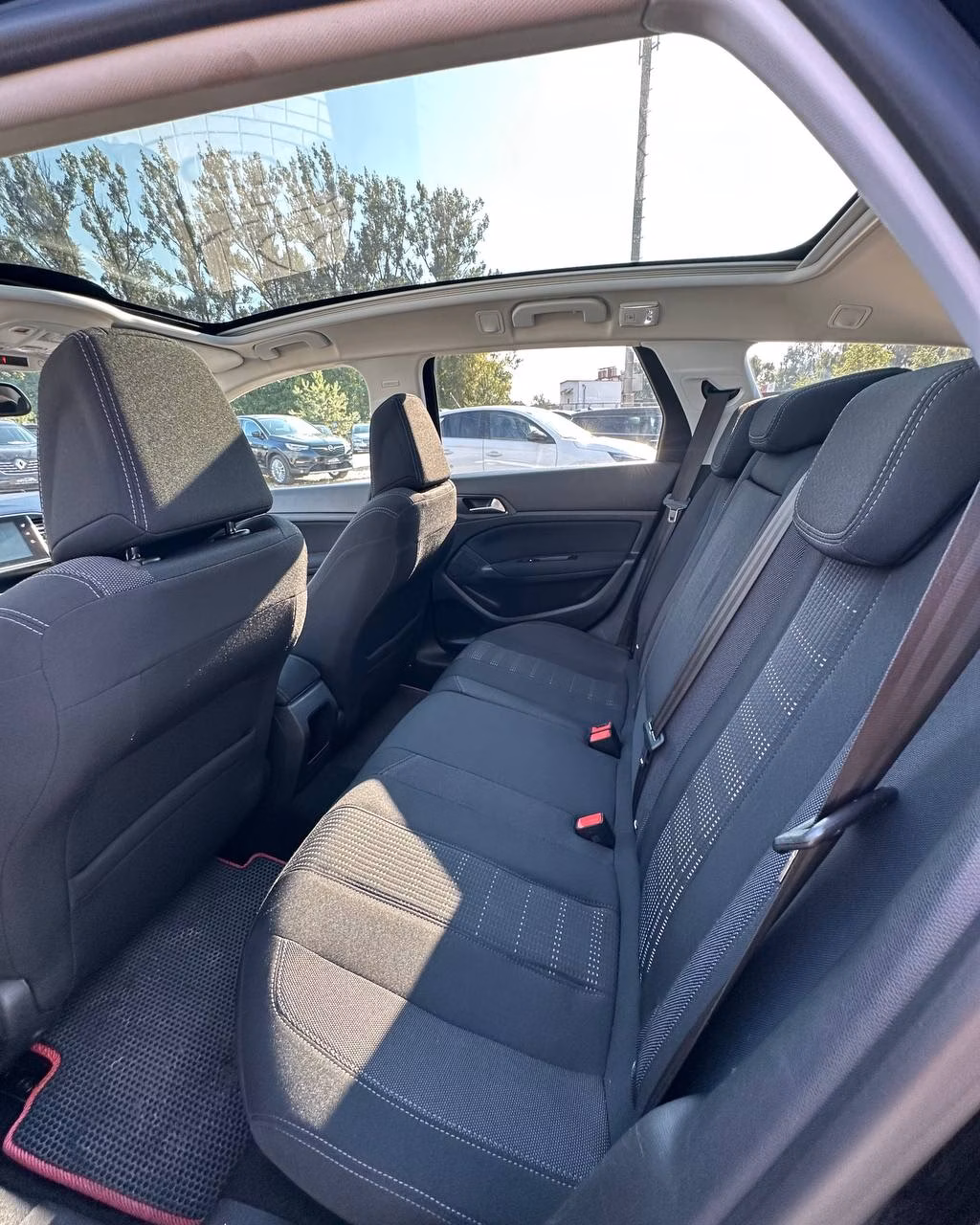 Peugeot 308 фото 10