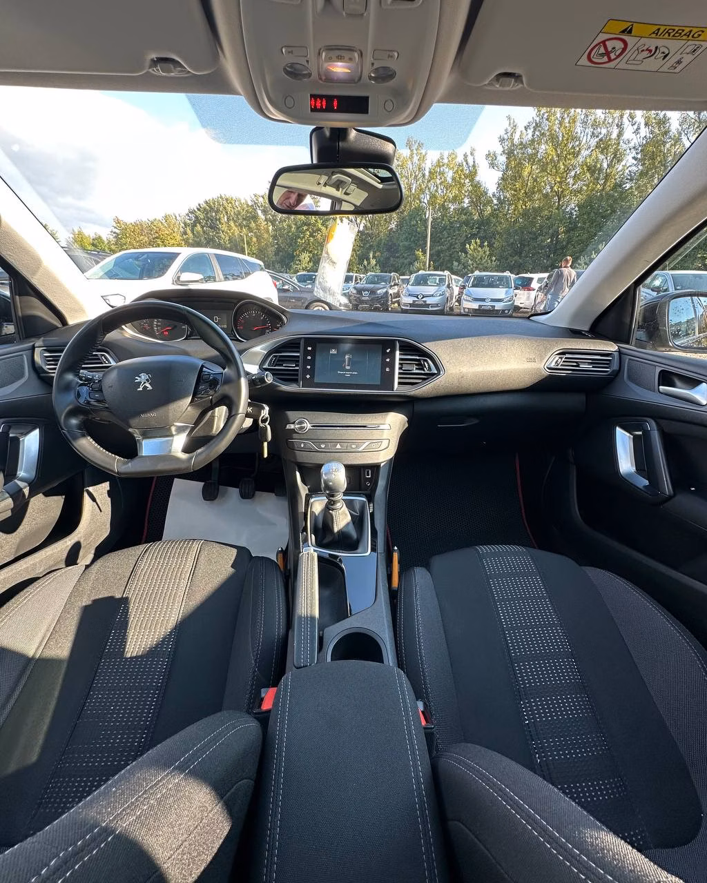 Peugeot 308 фото 11