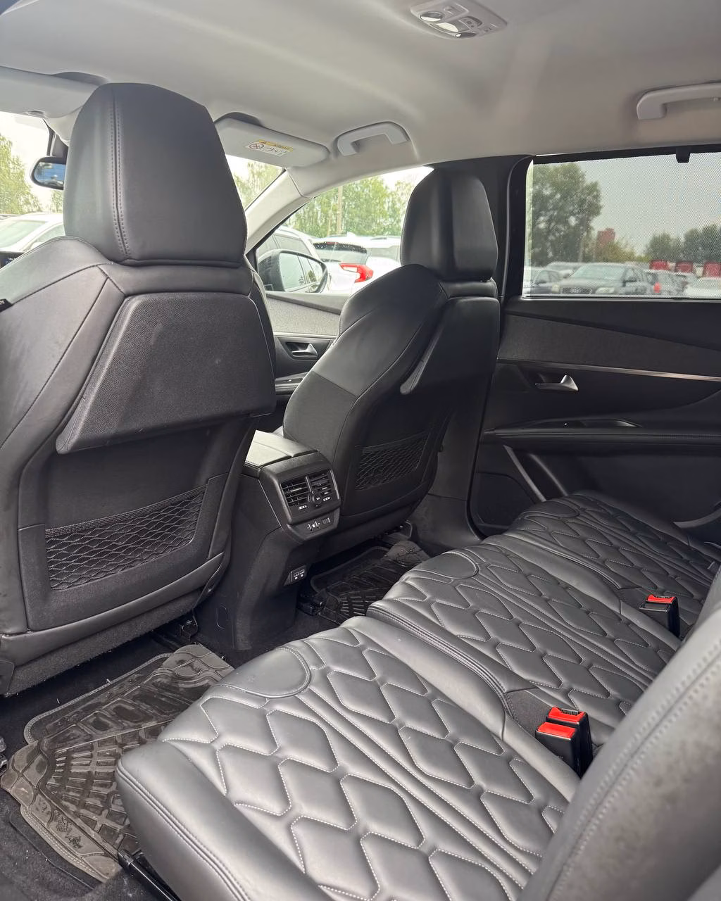 Peugeot 5008 фото 11