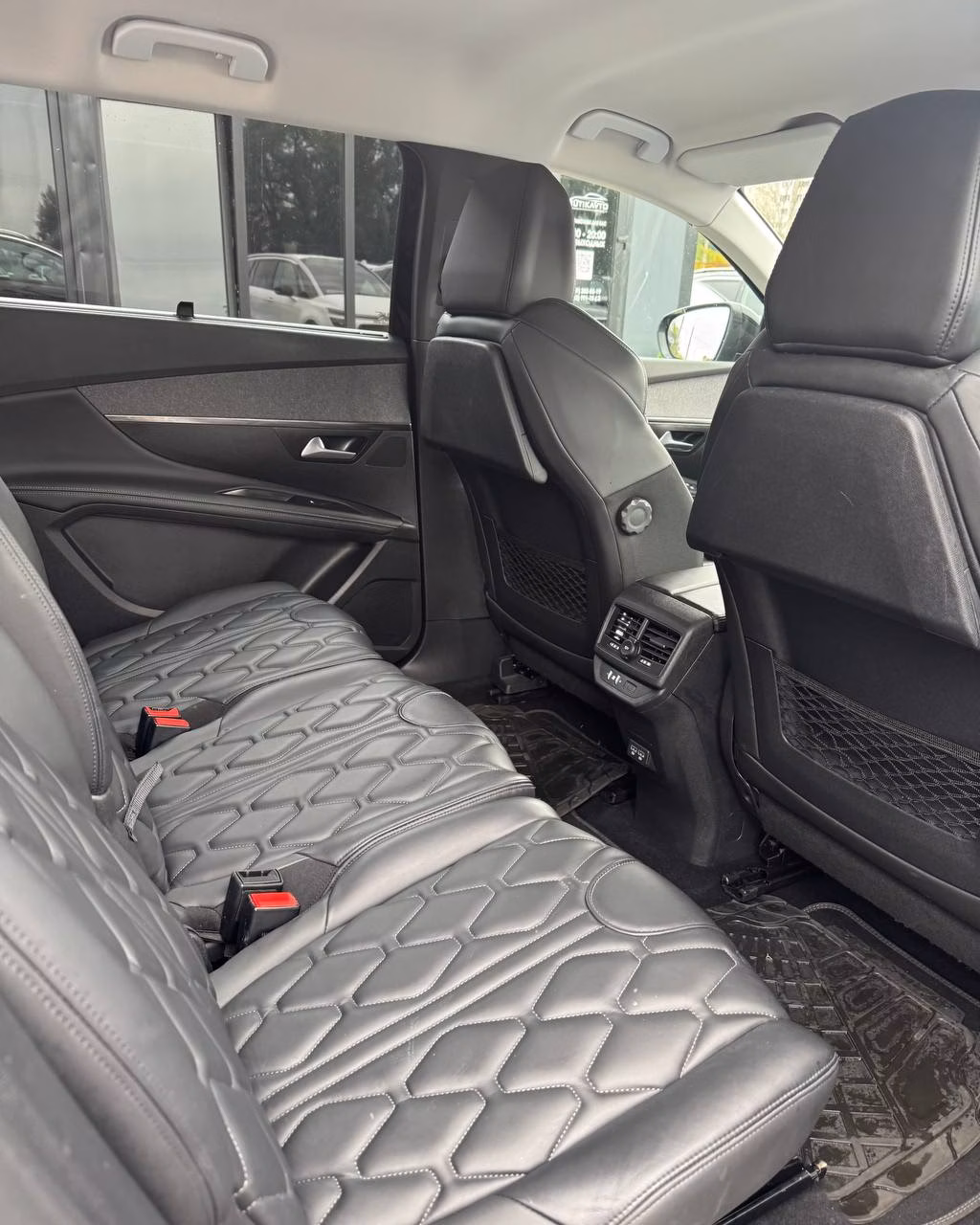 Peugeot 5008 фото 14