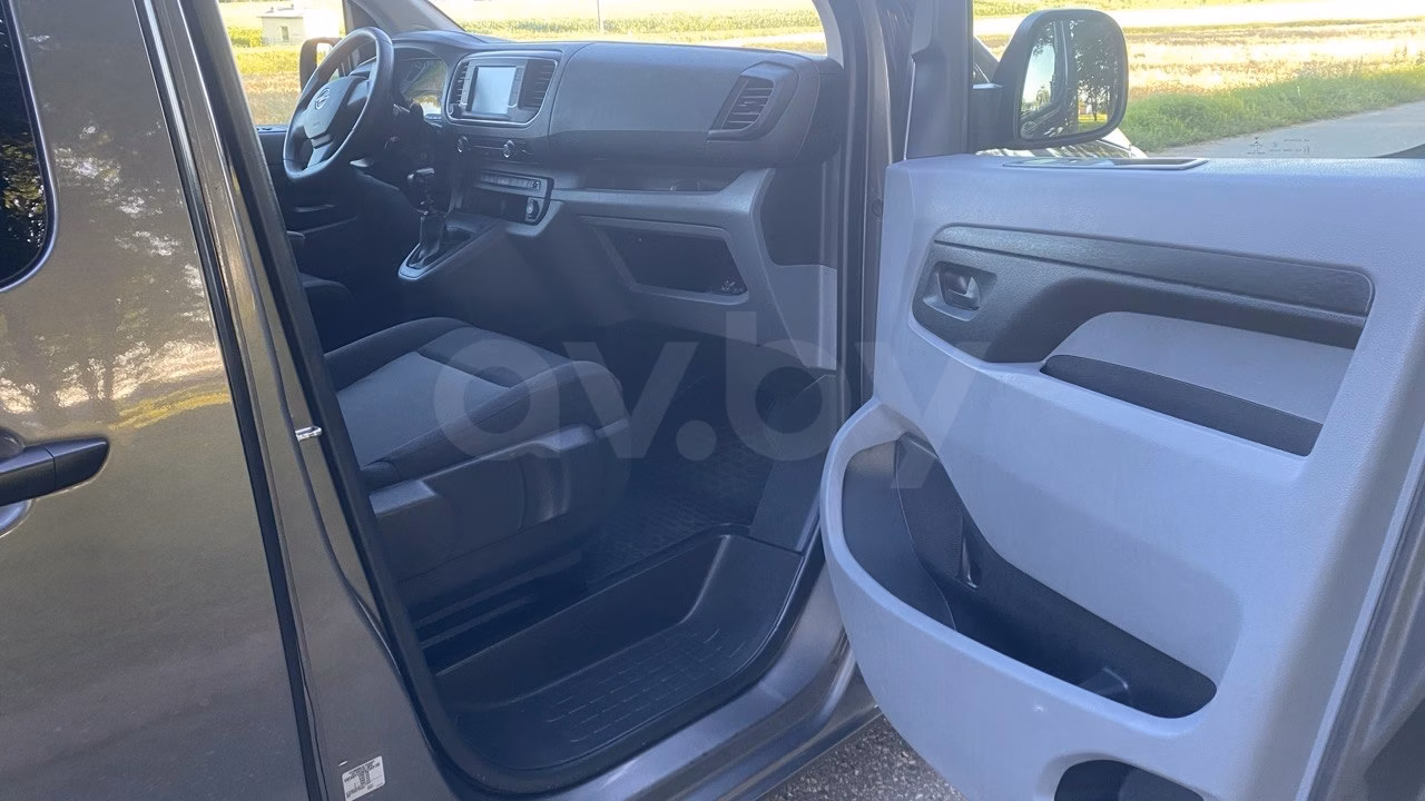 Opel Vivaro фото 15