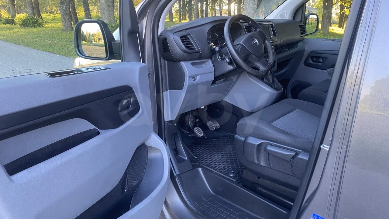 Opel Vivaro фото 14