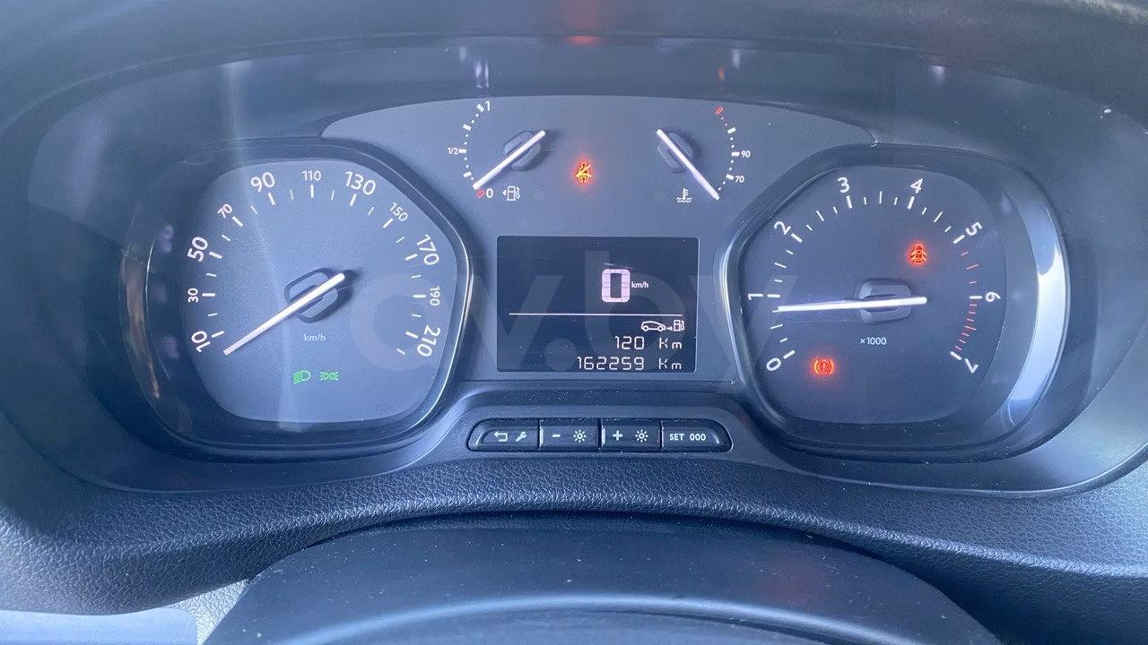 Opel Vivaro фото 11