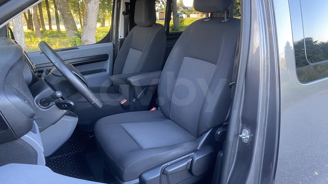 Opel Vivaro фото 17
