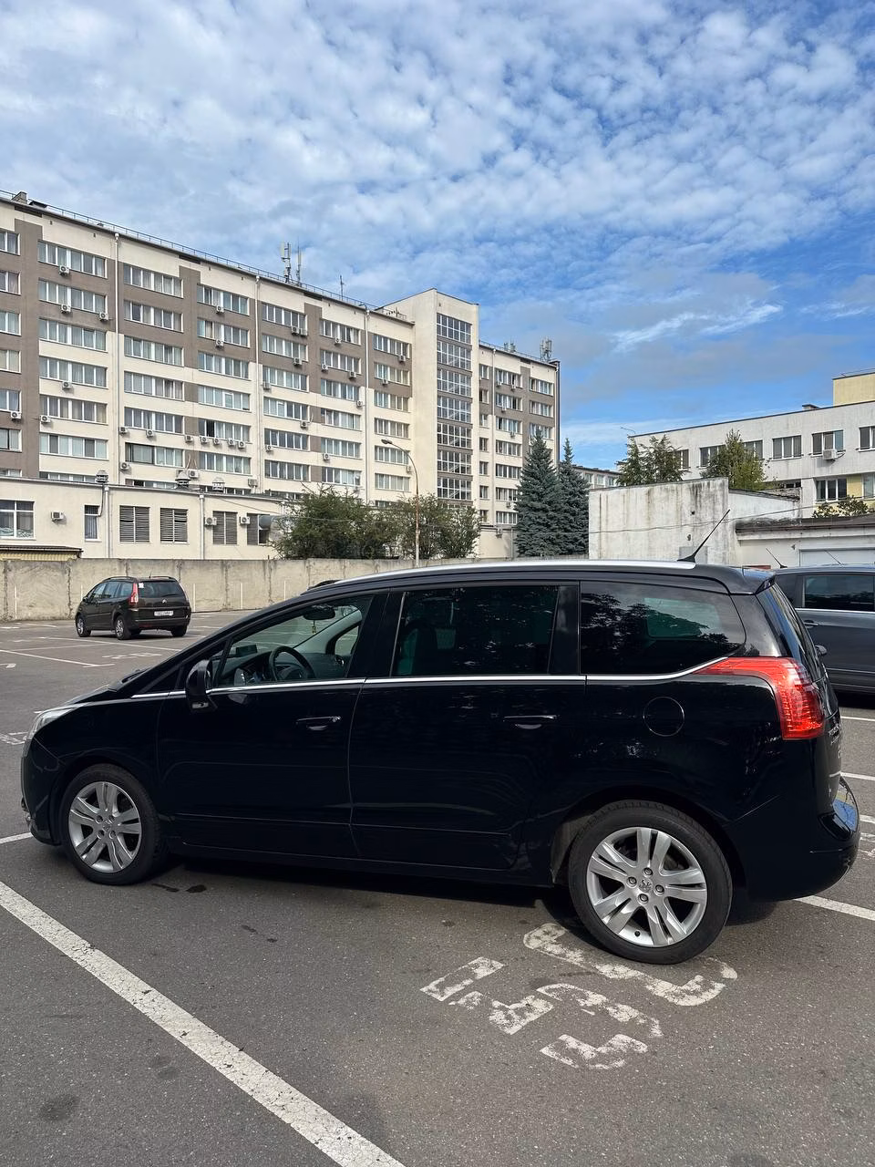 Peugeot 5008 фото 6