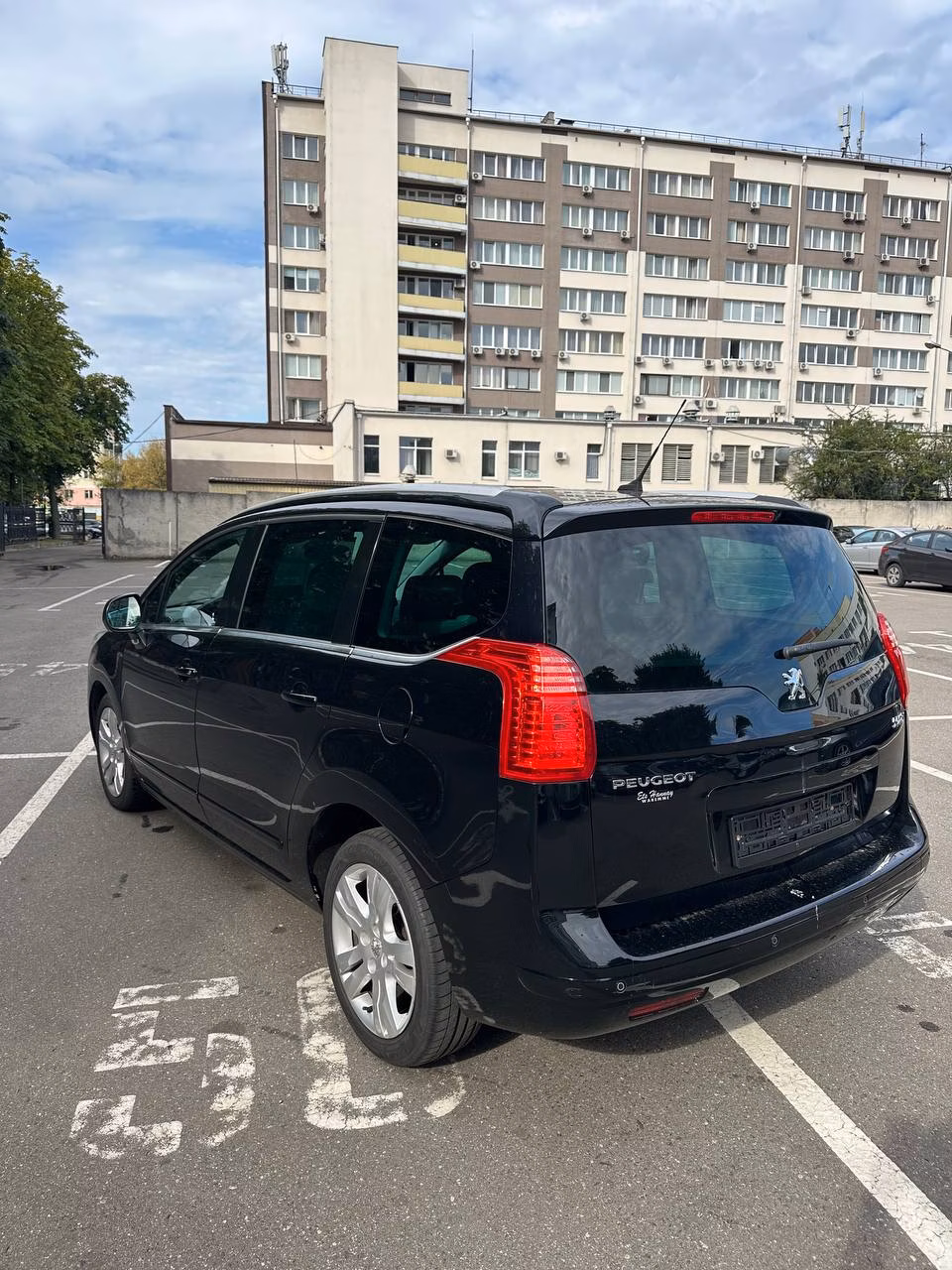 Peugeot 5008 фото 5