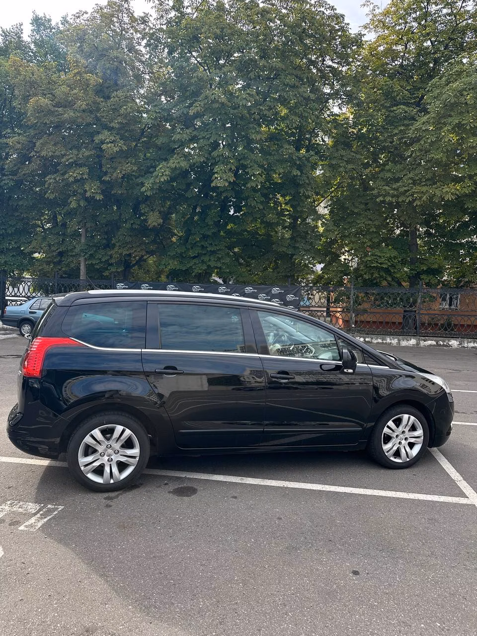 Peugeot 5008 фото 9
