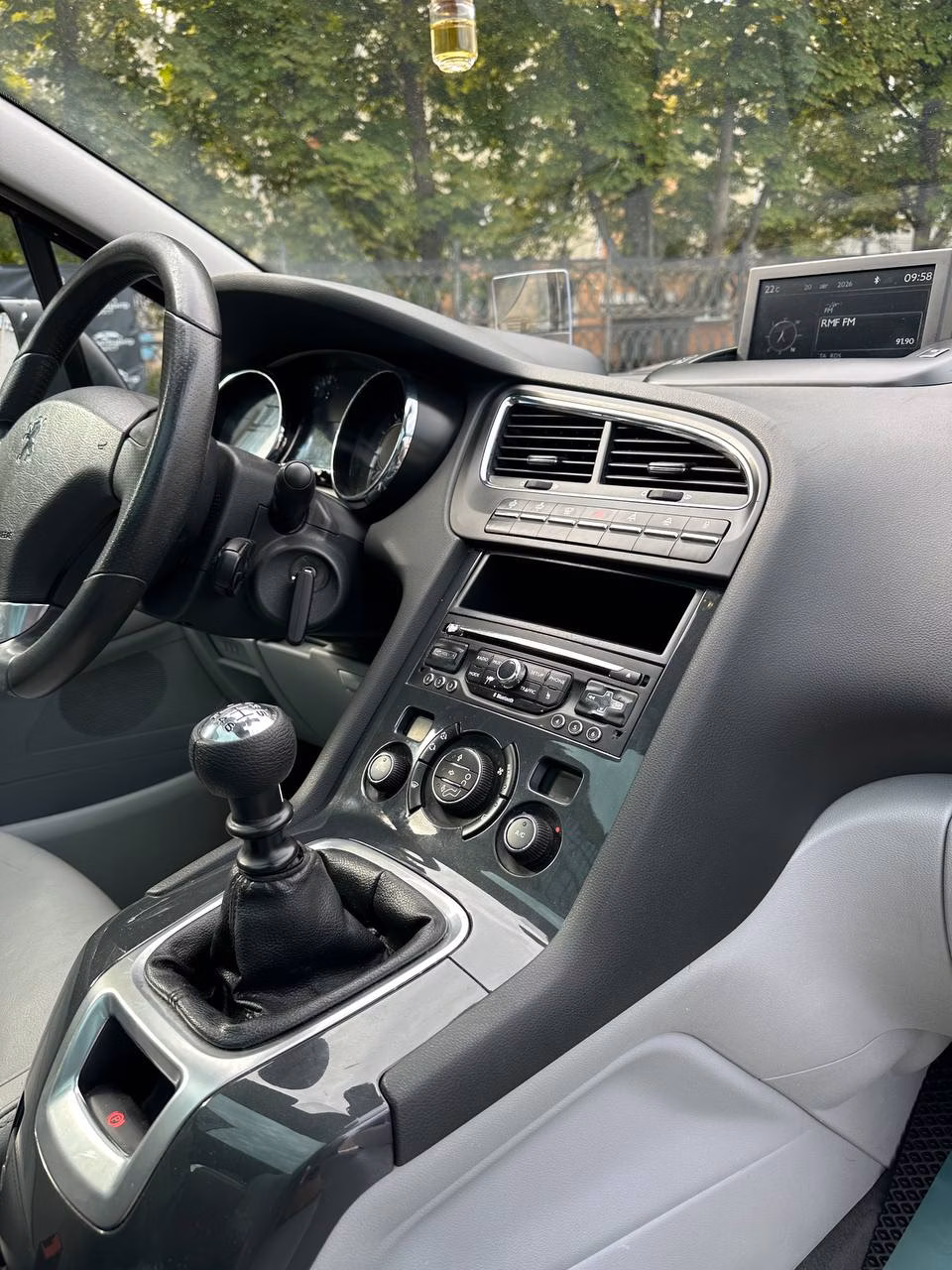 Peugeot 5008 фото 15