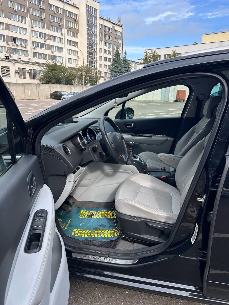 Peugeot 5008 фото 10