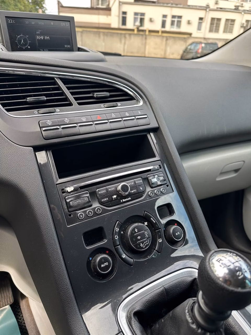 Peugeot 5008 фото 16