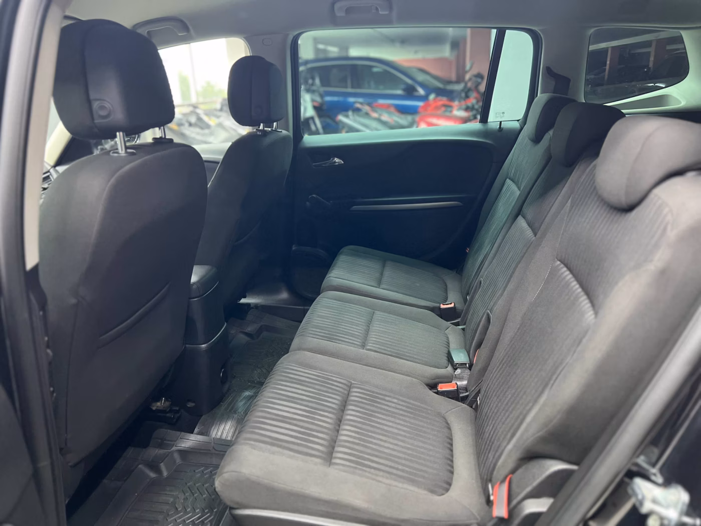 Opel Zafira фото 8