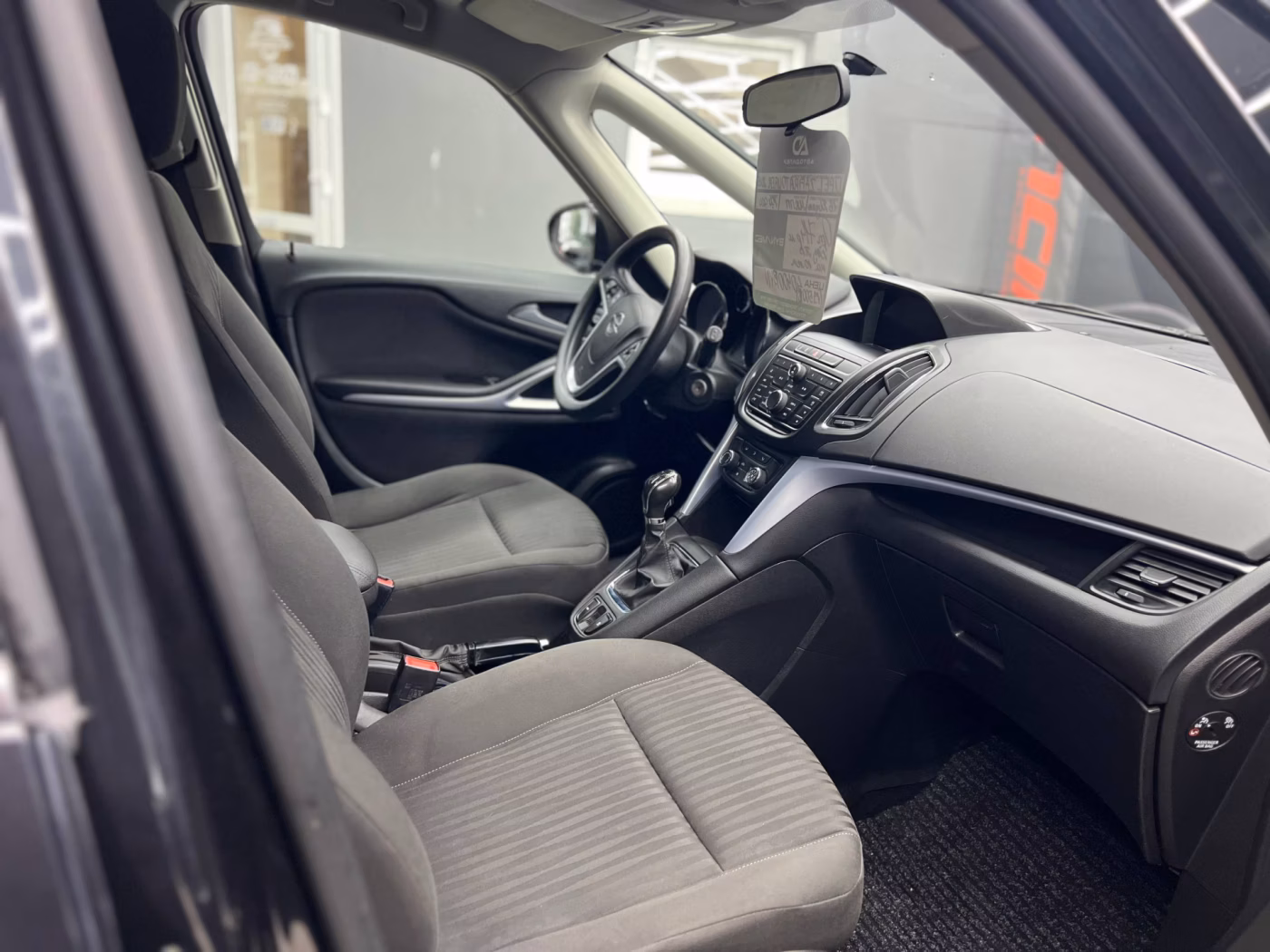 Opel Zafira фото 9
