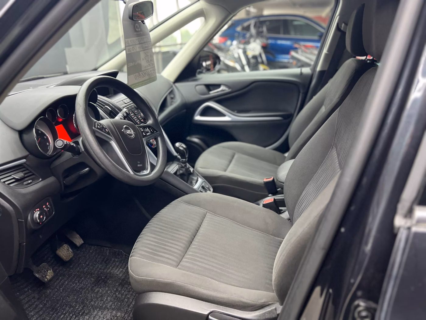 Opel Zafira фото 7
