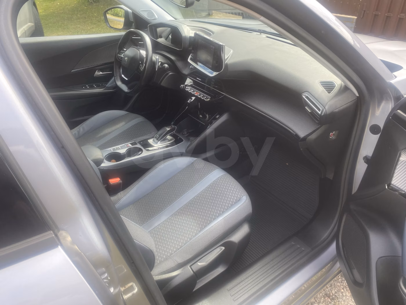 Peugeot 2008 фото 16