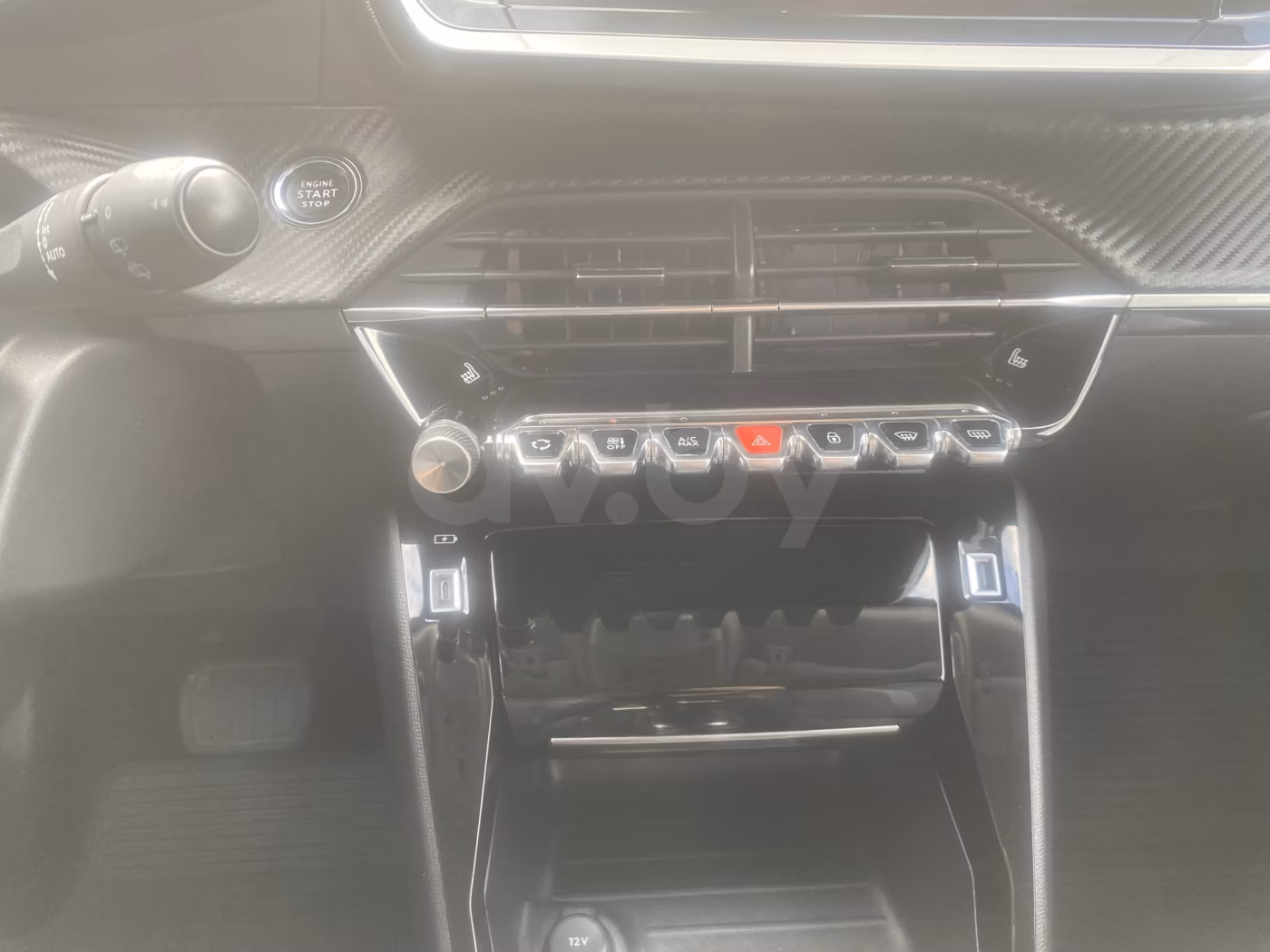 Peugeot 2008 фото 12