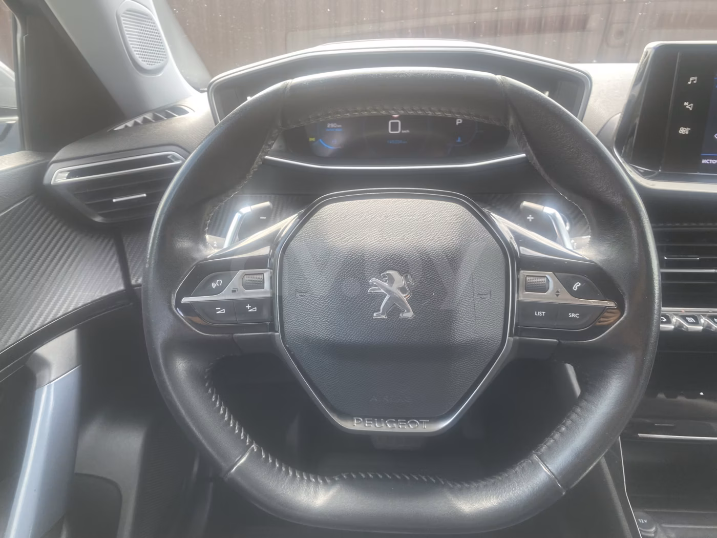 Peugeot 2008 фото 11