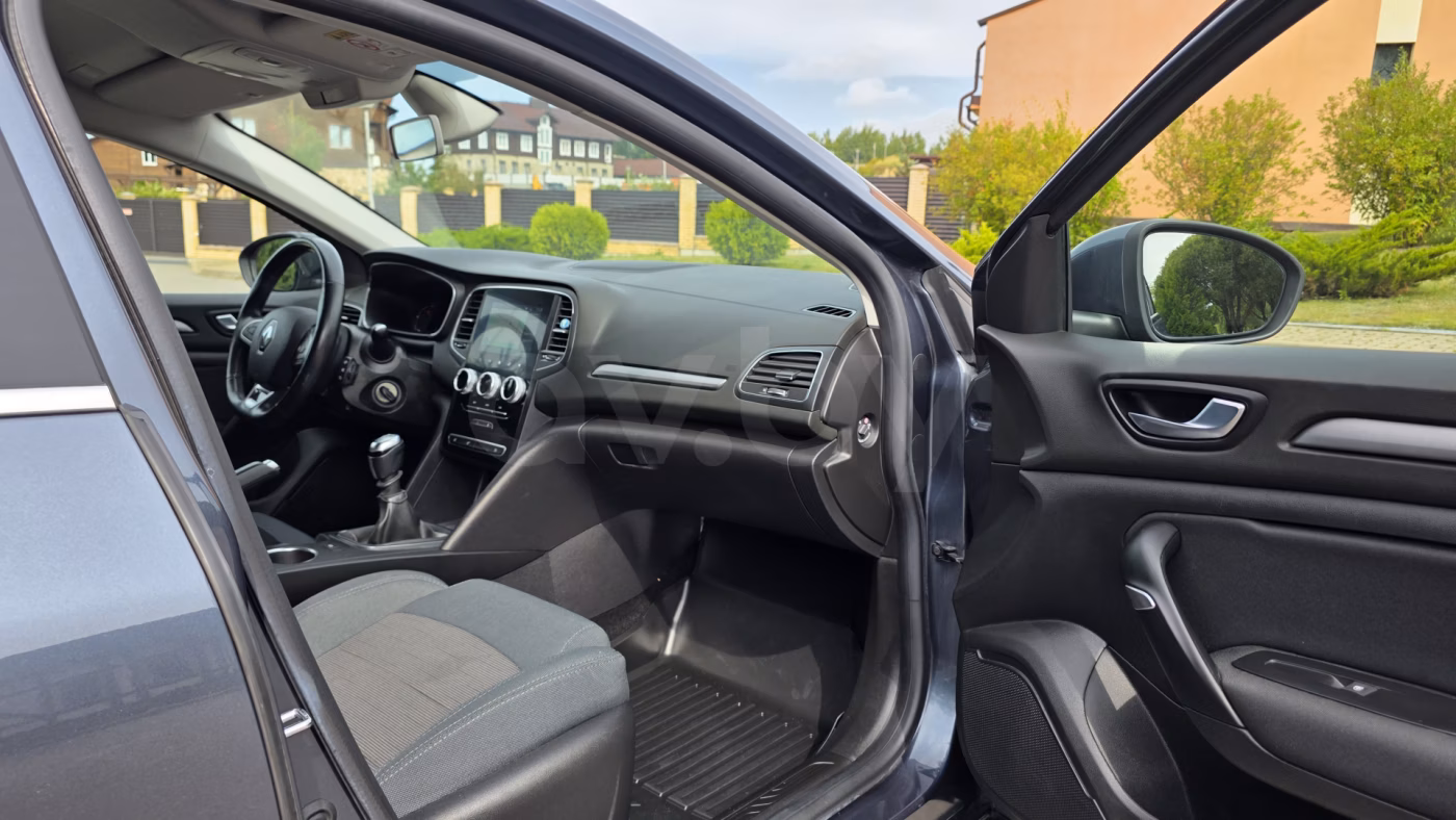 Renault Megane фото 10