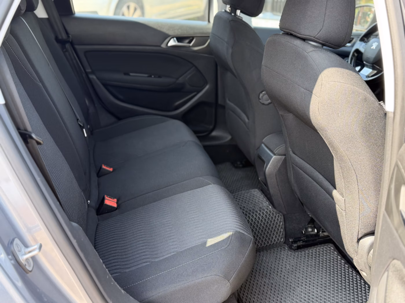 Peugeot 308 фото 11