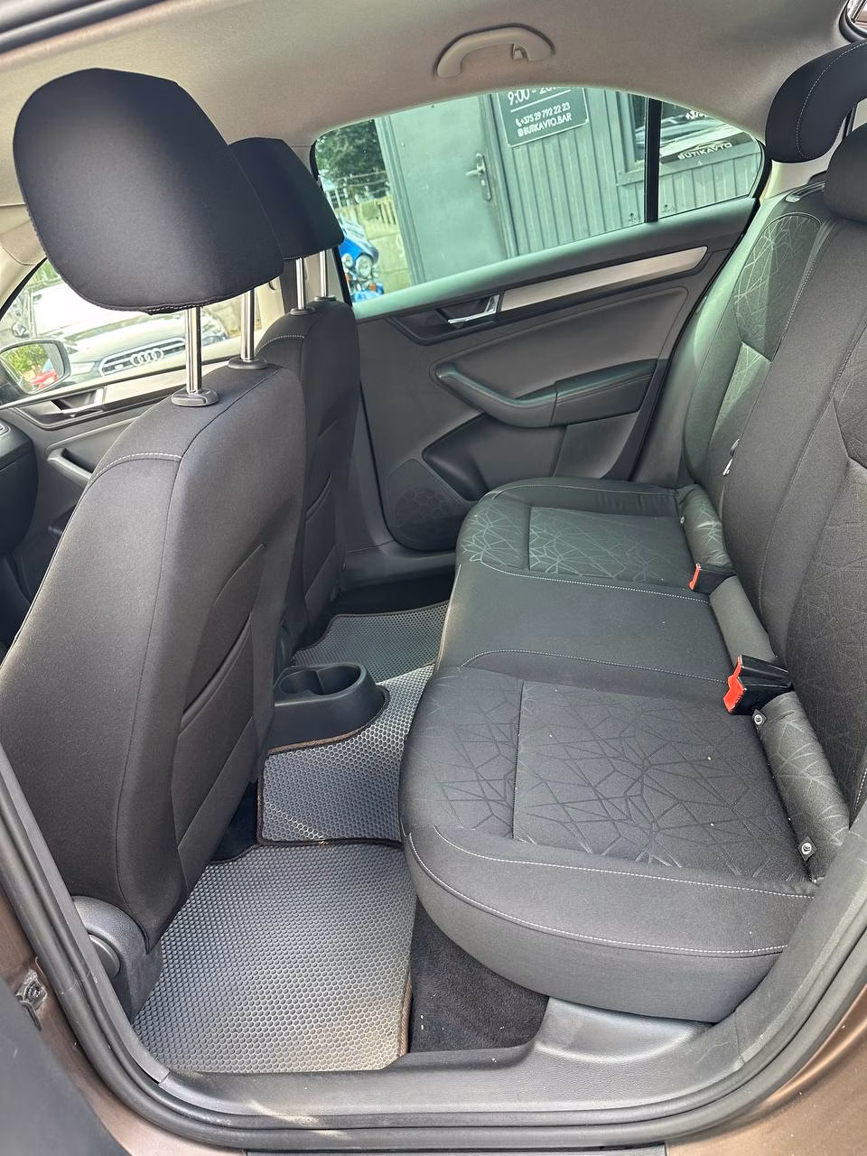 Skoda Rapid фото 10
