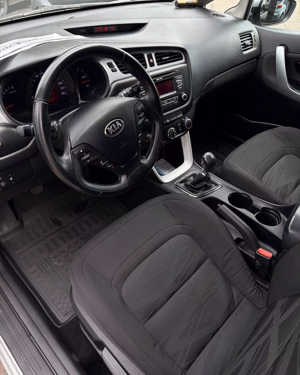 Kia Cee'd фото 10