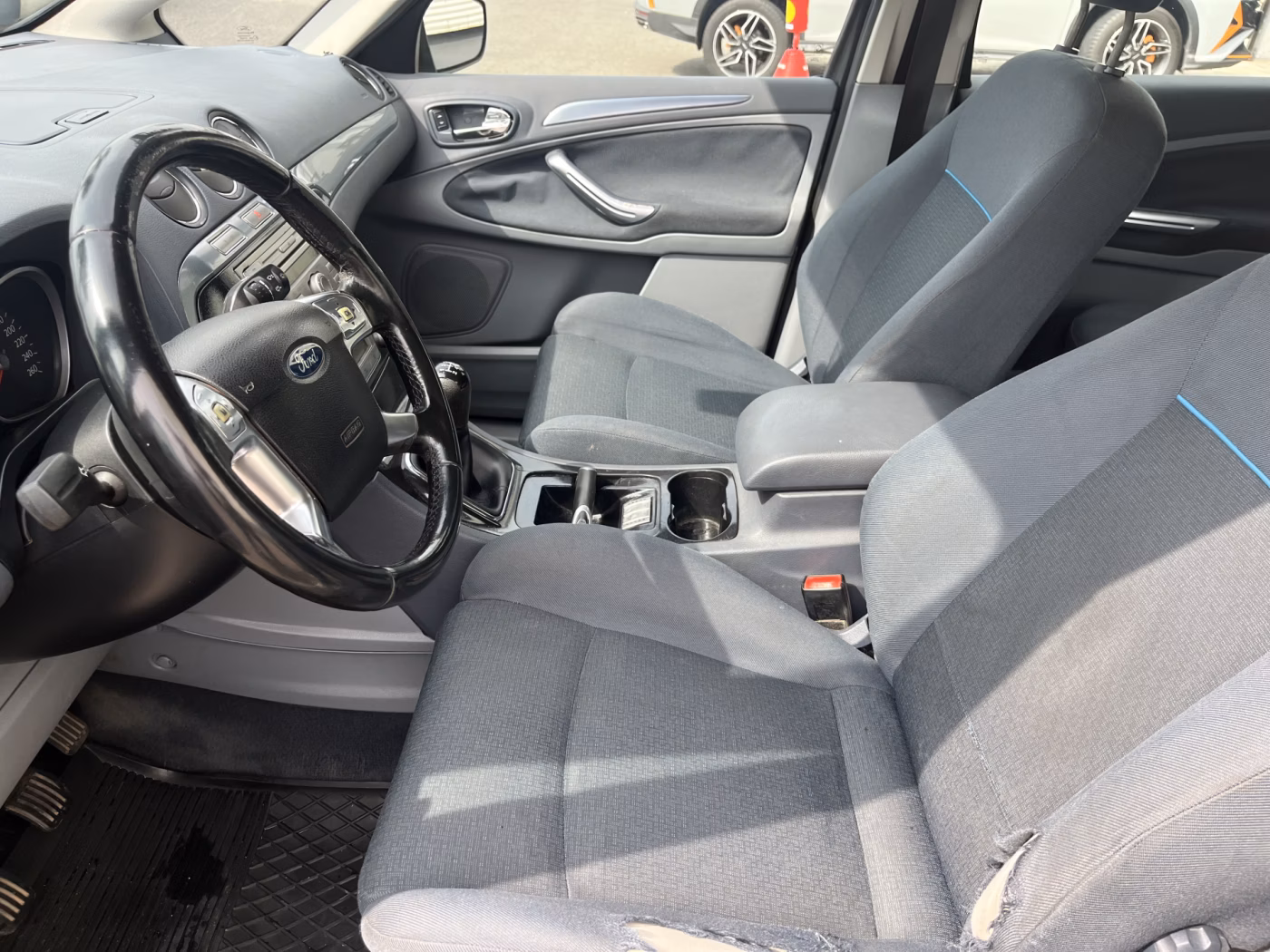 Ford S-MAX фото 8