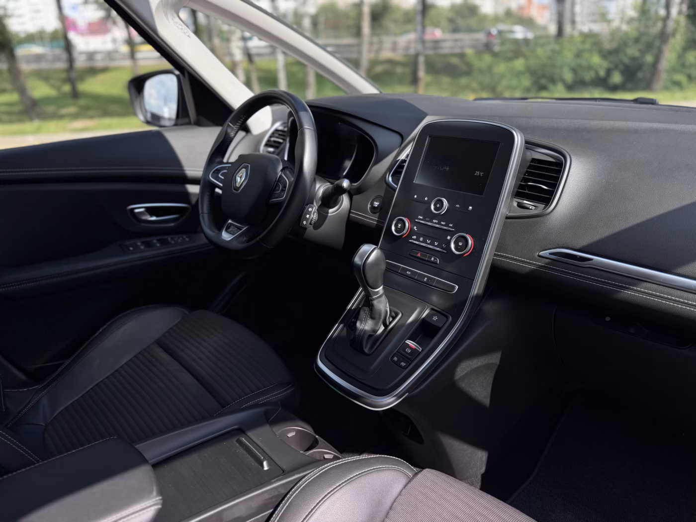 Renault Grand Scenic фото 16