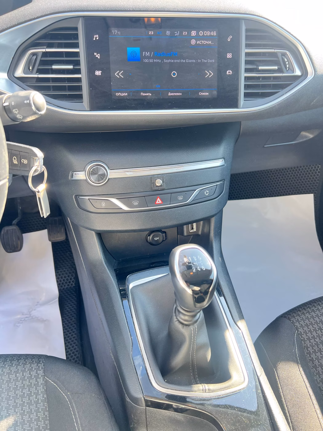 Peugeot 308 фото 13