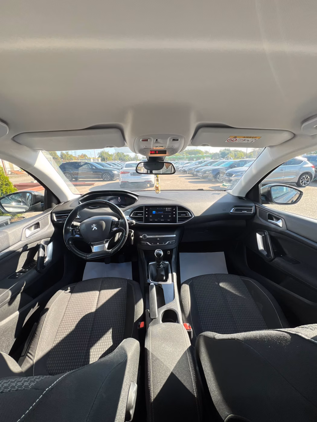 Peugeot 308 фото 15