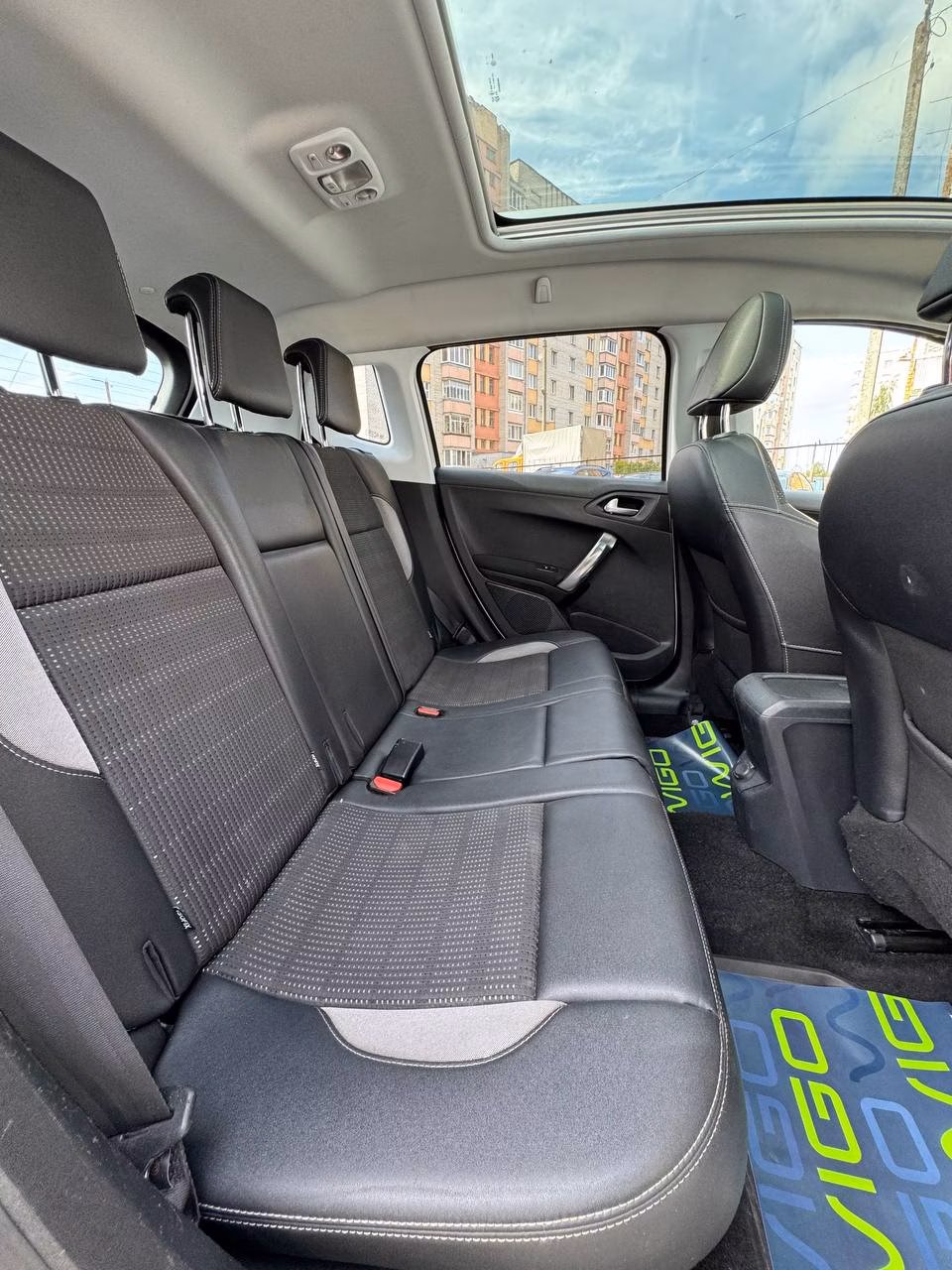 Peugeot 2008 фото 12
