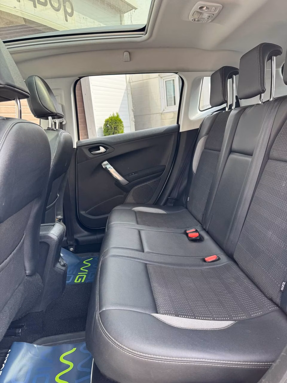 Peugeot 2008 фото 11