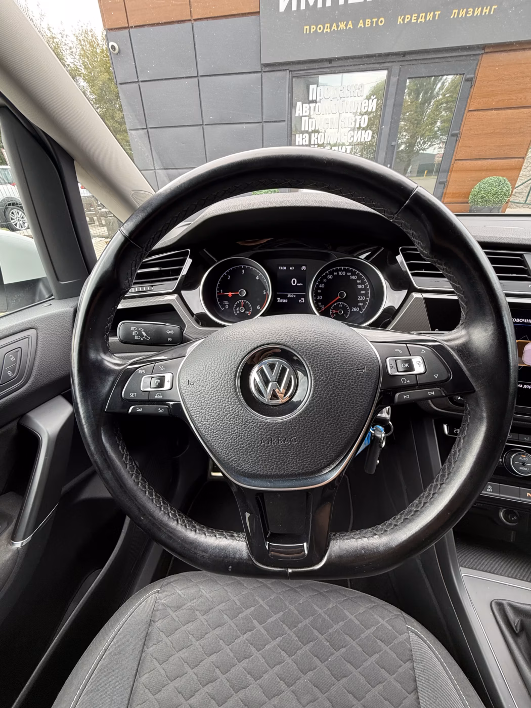 Volkswagen Touran фото 15