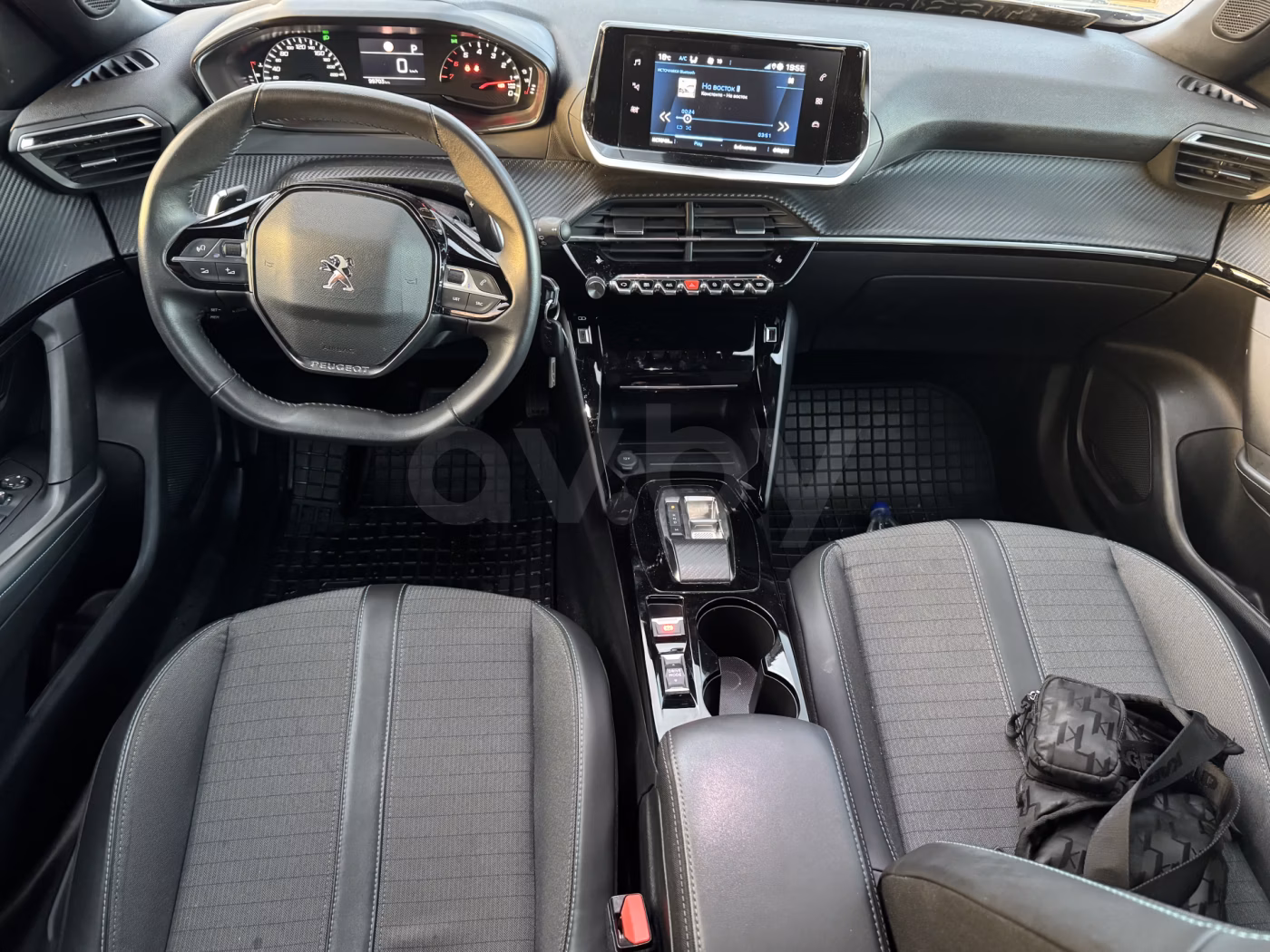 Peugeot 2008 фото 17