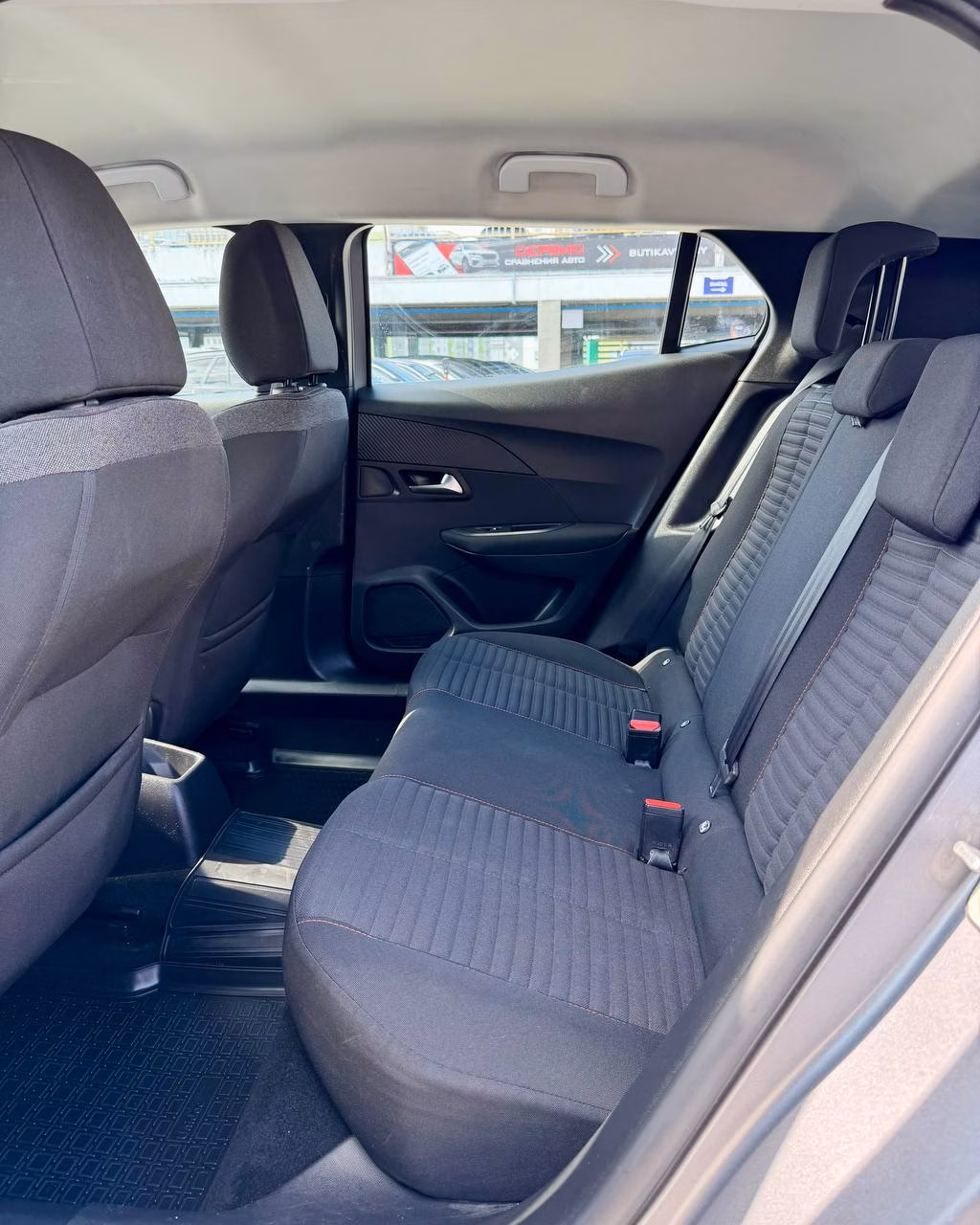Peugeot 2008 фото 11