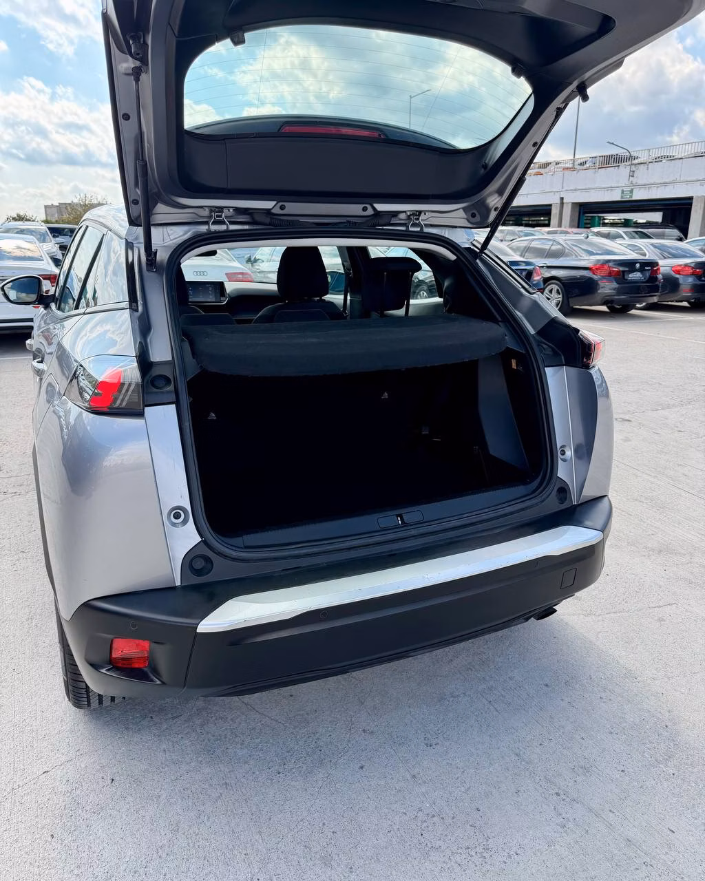 Peugeot 2008 фото 12
