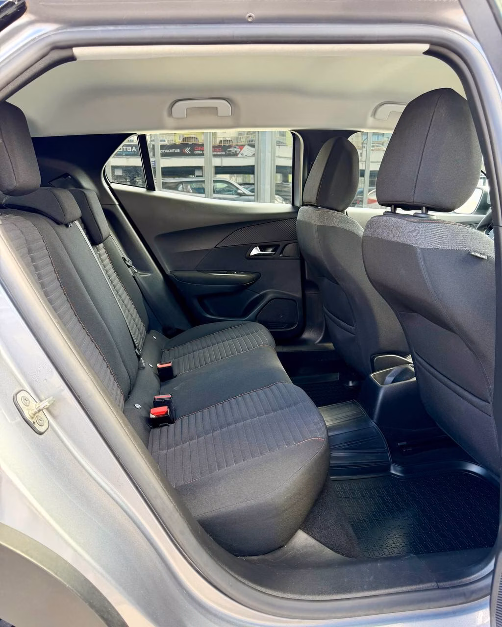 Peugeot 2008 фото 13