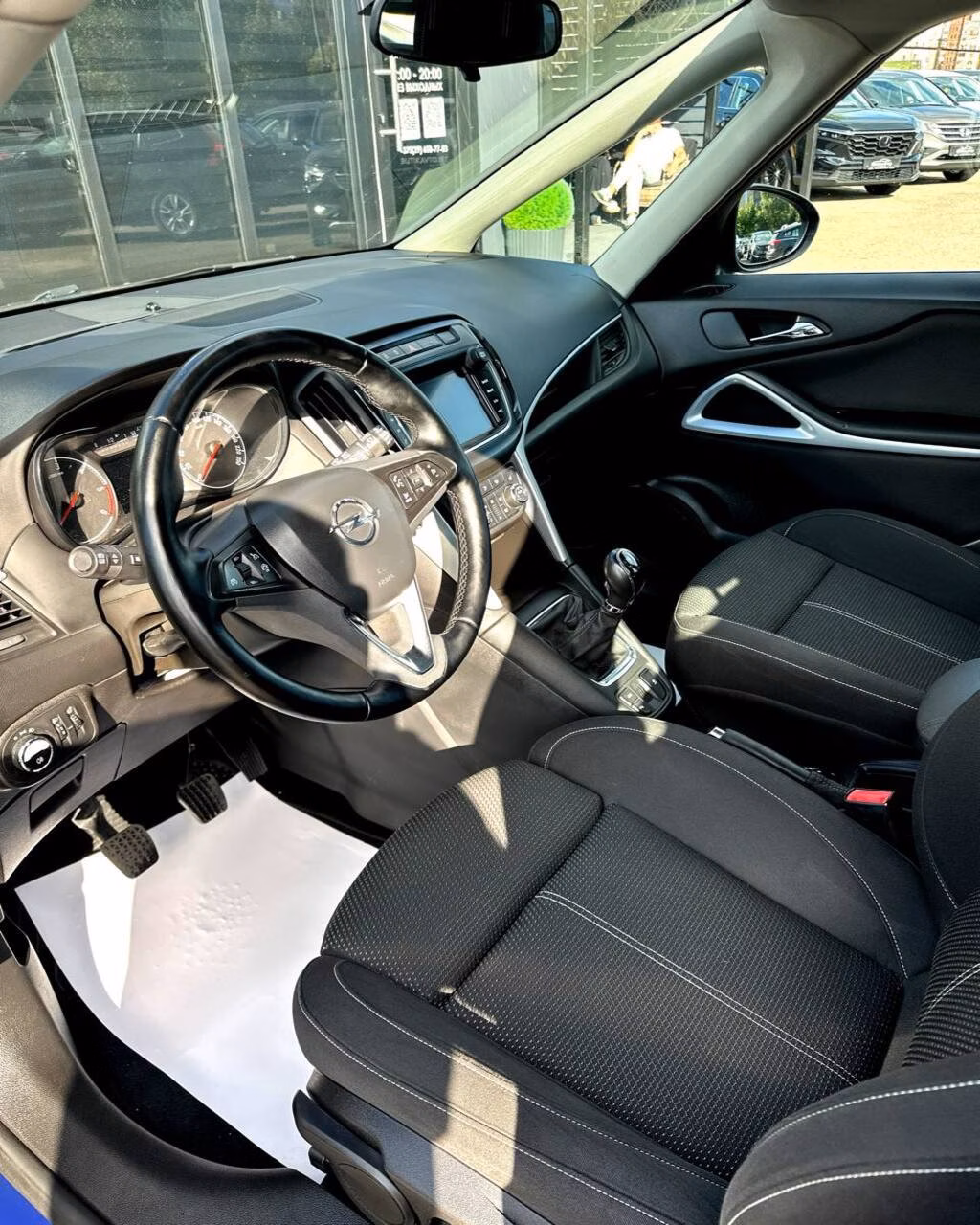 Opel Zafira фото 9
