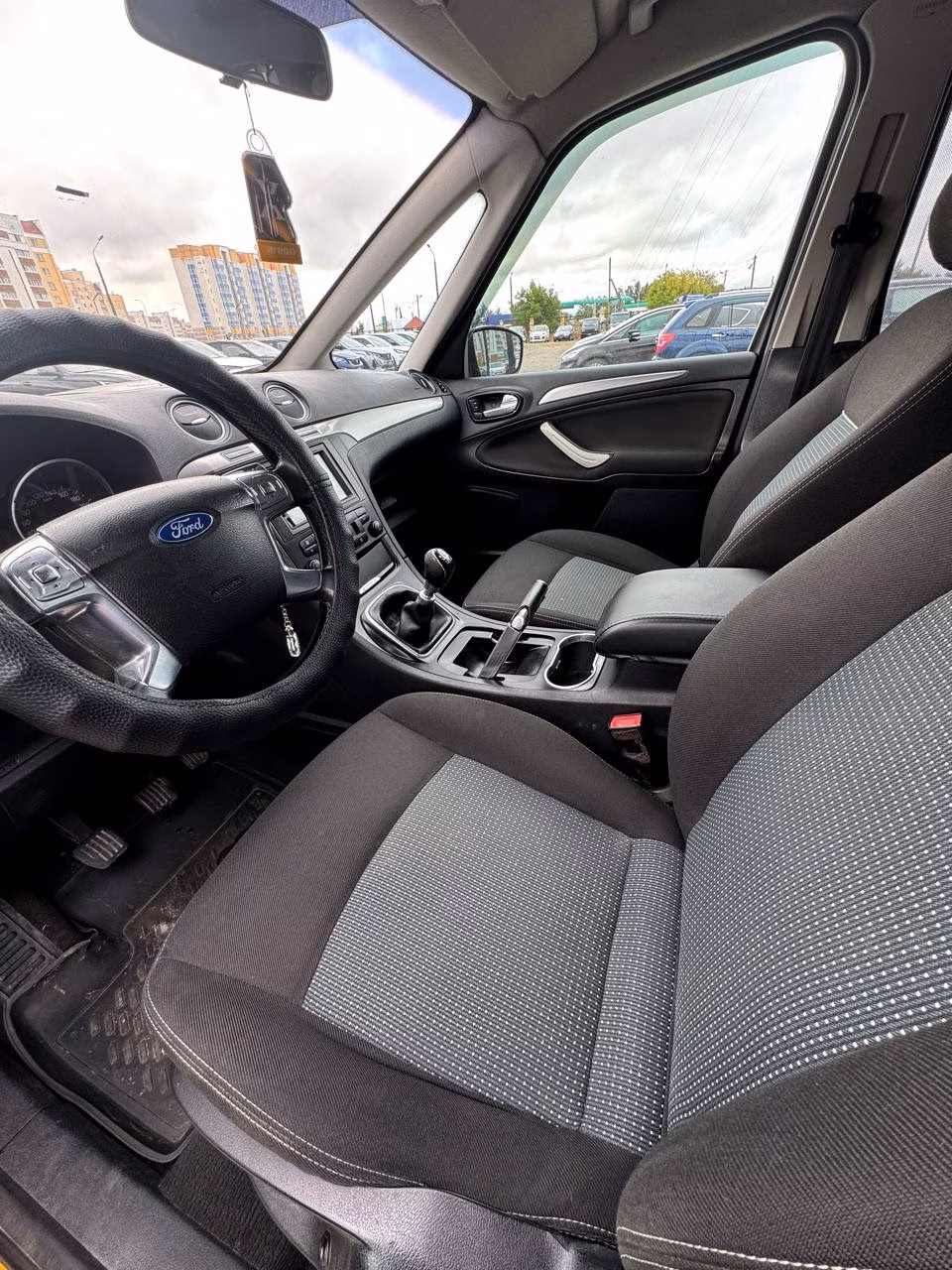 Ford Galaxy фото 10
