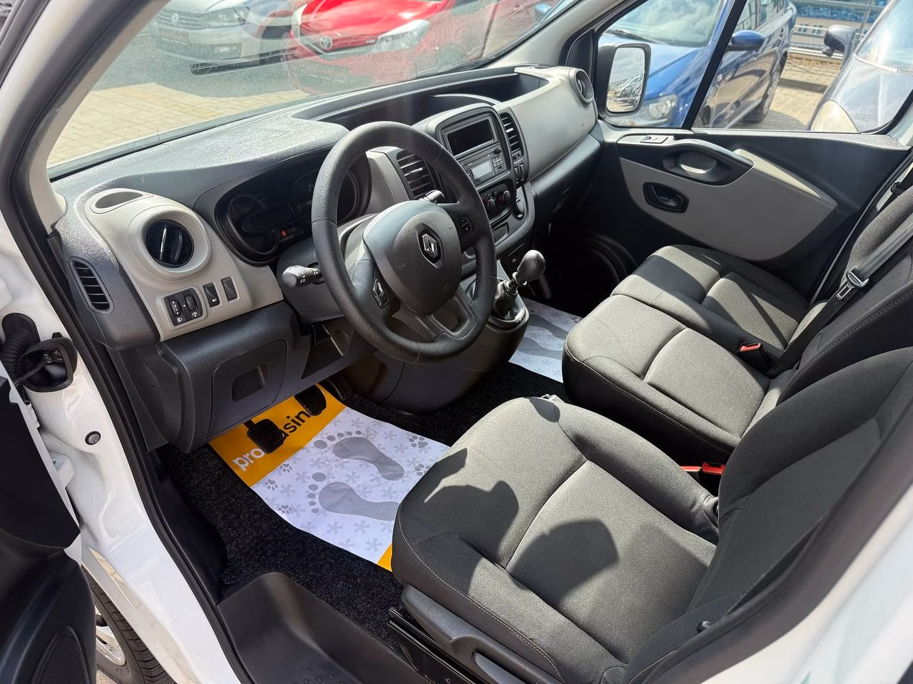 Renault Trafic фото 13