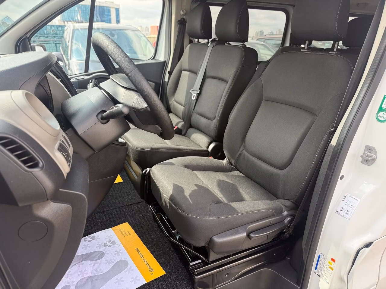 Renault Trafic фото 12