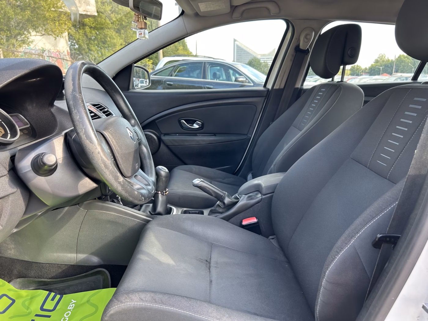Renault Megane фото 10