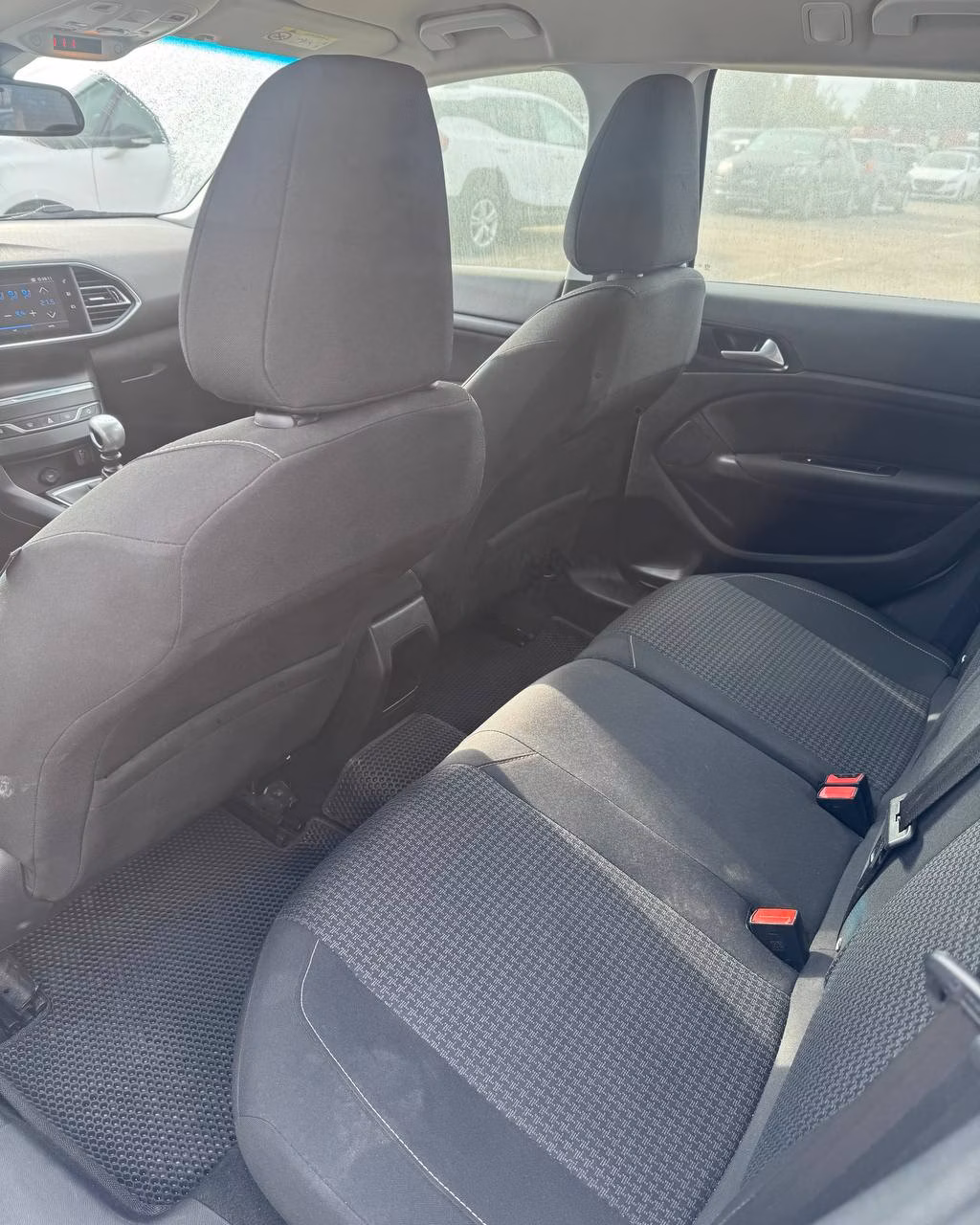 Peugeot 308 фото 11